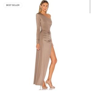 Worn once. It’s a show stopper